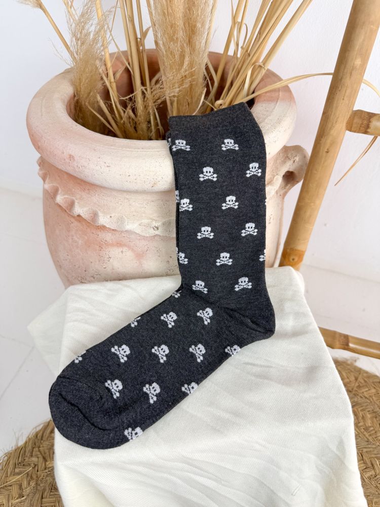 Calcetín gris calavera blanco