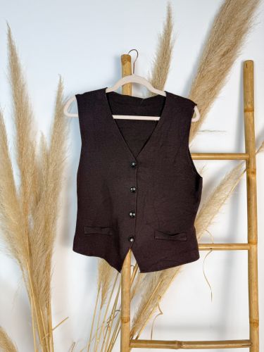 Chaleco marrón chocolate cacería de punto 4 botones 2