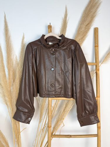 Bomber tipo material marrón cholate