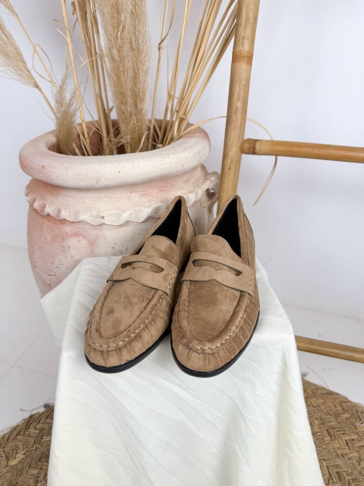 Mocasín antelina camel C649