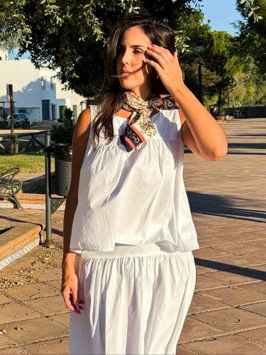 Conjunto blusa y falda blanca 2
