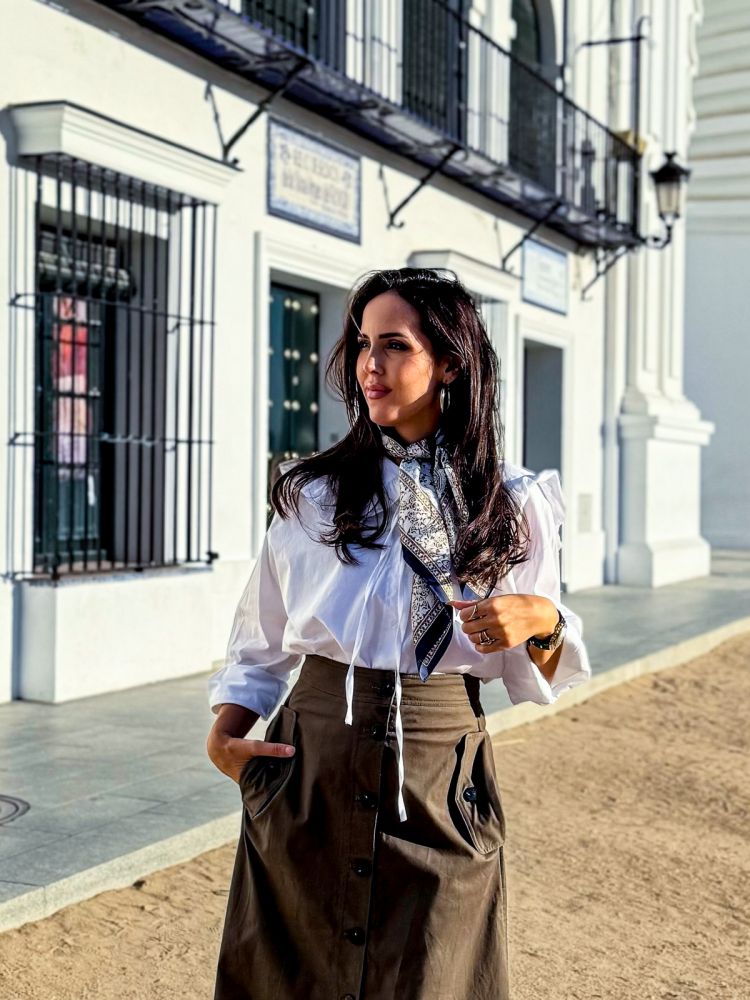 Blusa blanca cuello bebé Blusa blanca cuello bebé