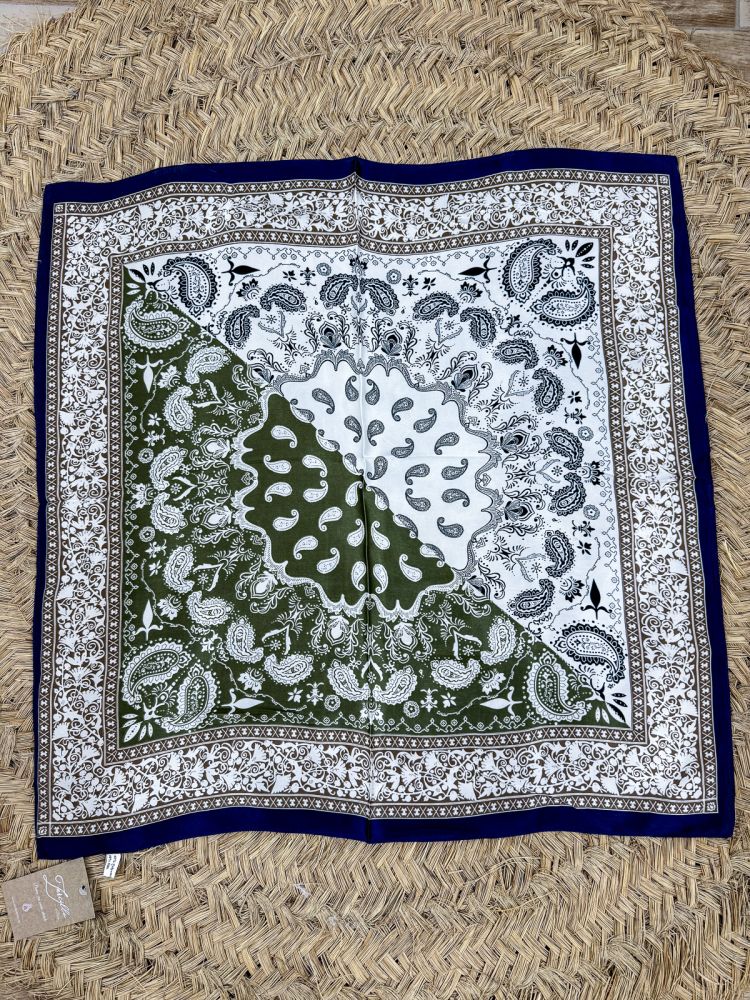 Pañuelo seda 80x80 cachemir tricolor...