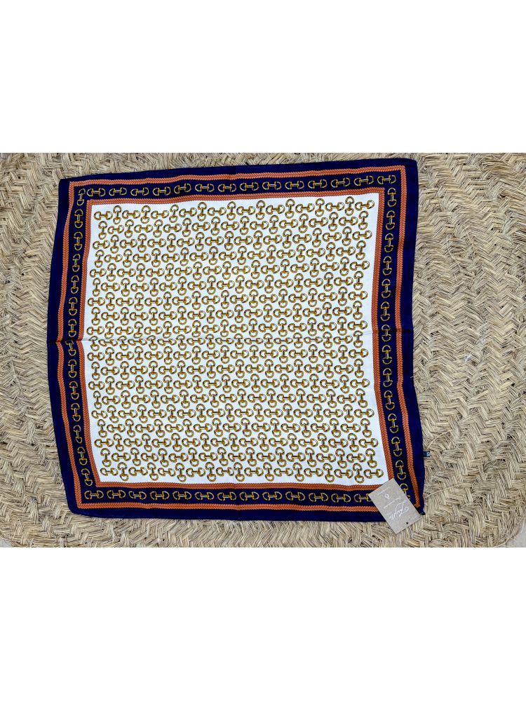 Pañuelo 70x70 mil filetes dorados...