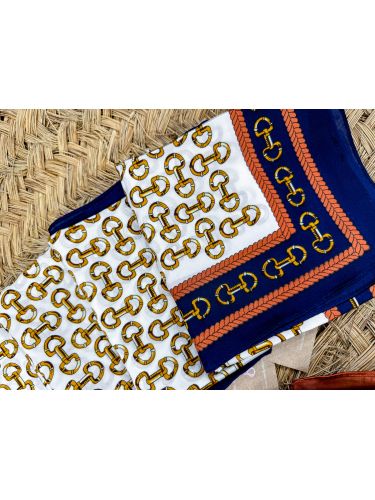 Pañuelo 70x70 mil filetes dorados cenefa azul marino