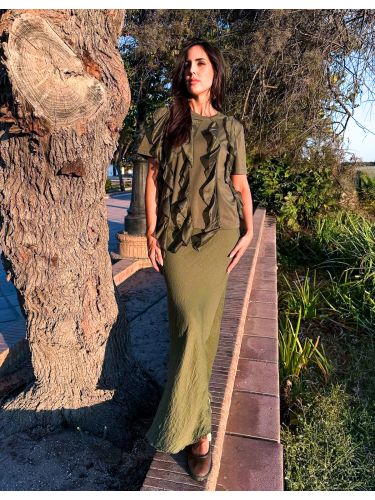 Camiseta verde botella chorreras raso al tono