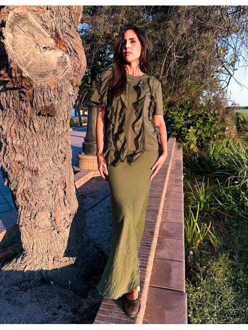 Camiseta verde botella chorreras raso al tono