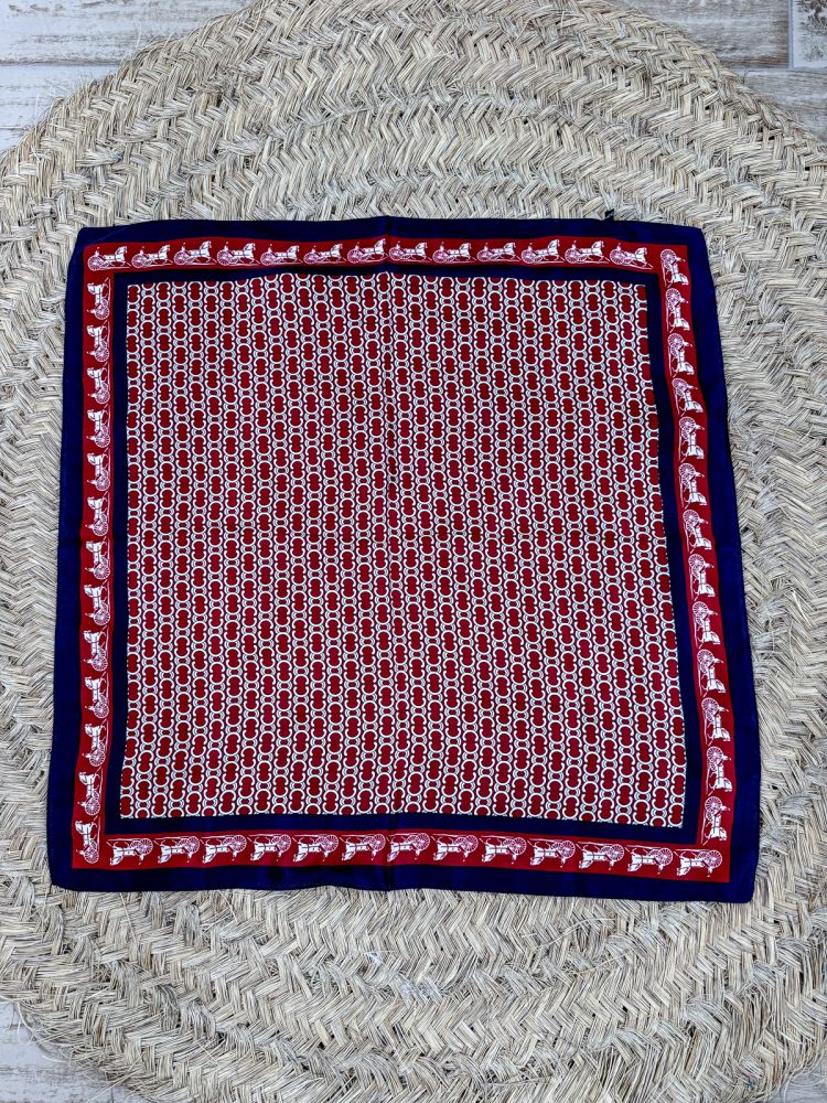 Pañuelo 70x70 seda rojo  y azul...