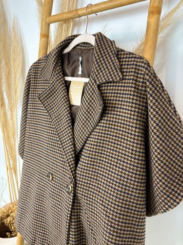 Capa pata de gallo camel y azul marino