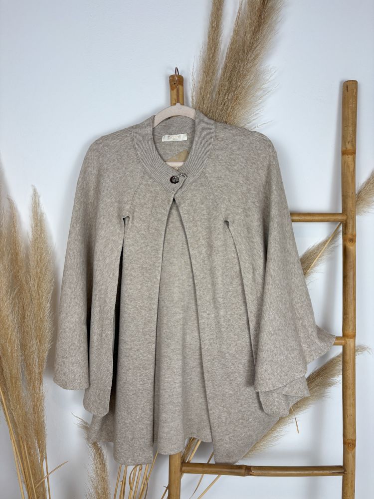 Capa maxi mangas beige Capa maxi mangas beige