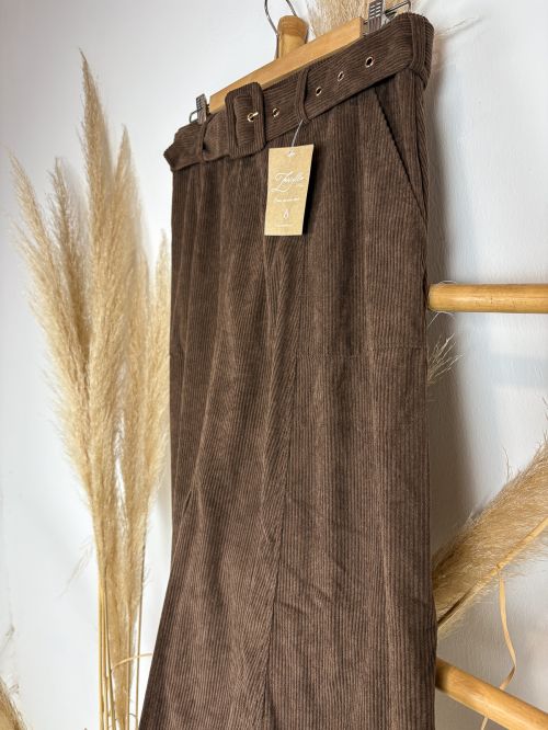 Falda de pana marrón chocolate con cinturon