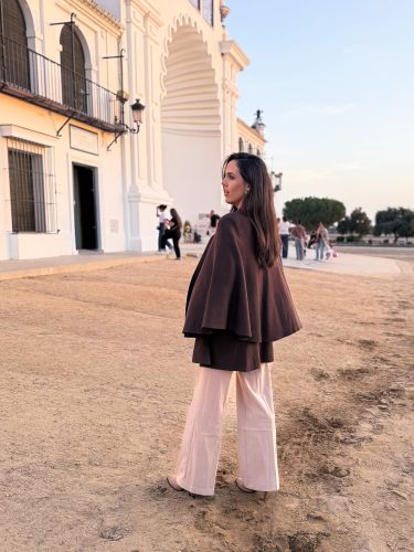 Capa maxi mangas marrón chocolate