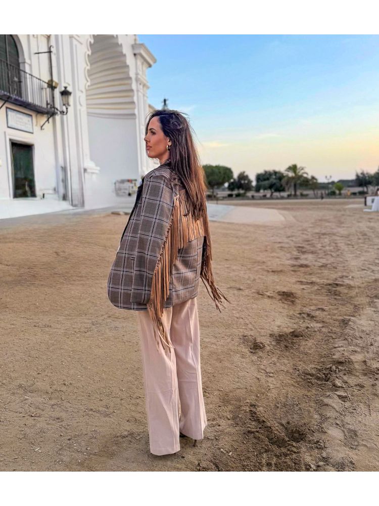 Americana chocolate enflecada en la... Americana chocolate enflecada en la...