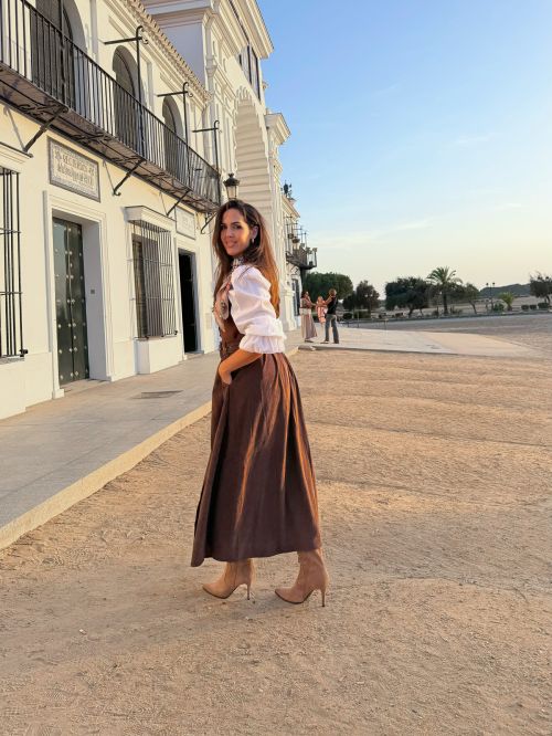 Falda de pana marrón chocolate con cinturon