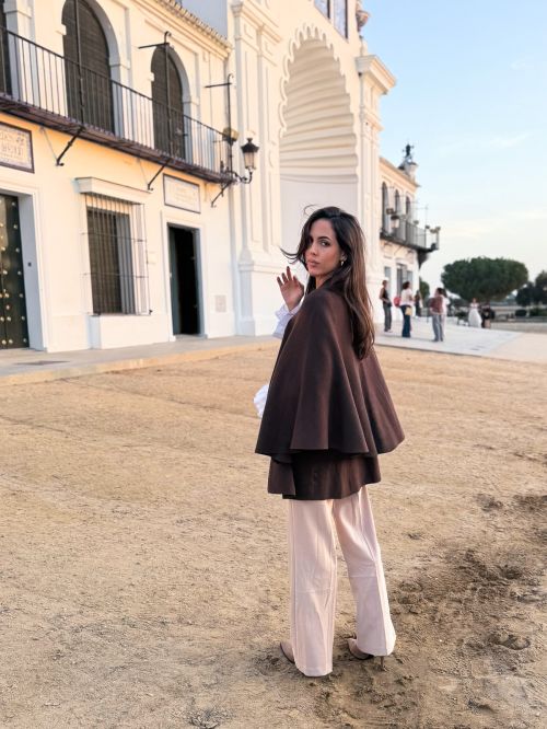 Capa maxi mangas marrón chocolate