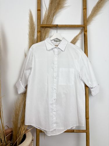 Camisa blanca bolsillo cuadrado