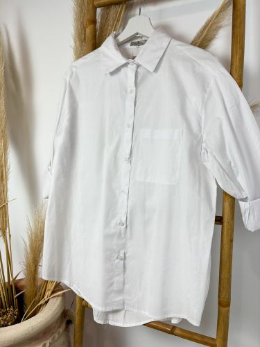 Camisa blanca bolsillo cuadrado 2