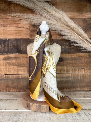 Pañuelo estribos y cadenas tonos amarillo y camel