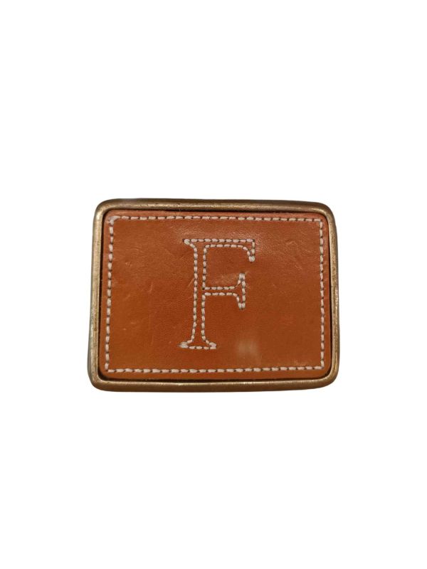 Hebilla inicial bordada F