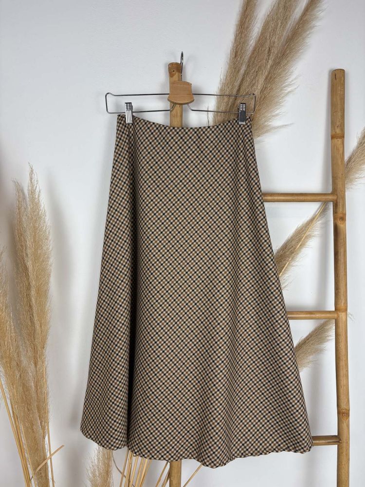 Falda de cuadritos marrón, negro y camel