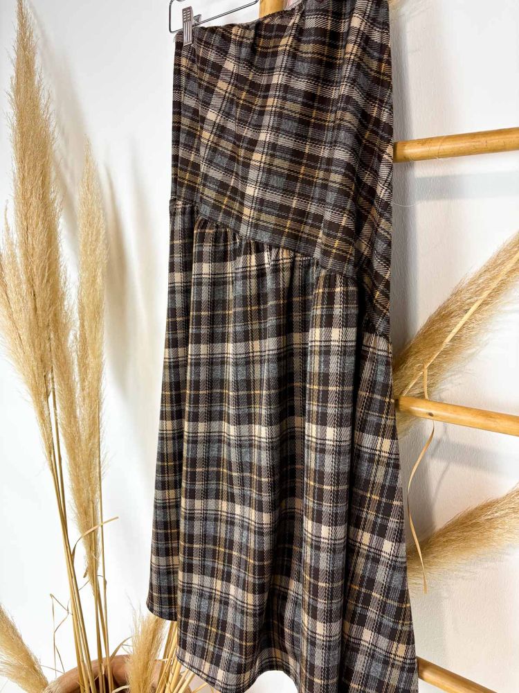 Falda de cuadros asimétrica en tonos...