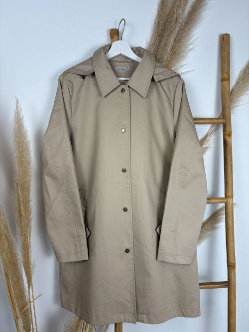 Gabardina con capucha camel