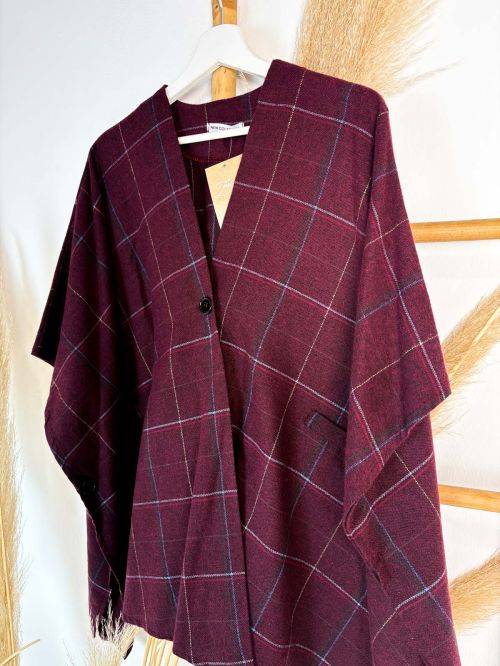 Poncho de cuadros burdeos