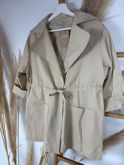 Parka beige maxi bolsillos cuadrados