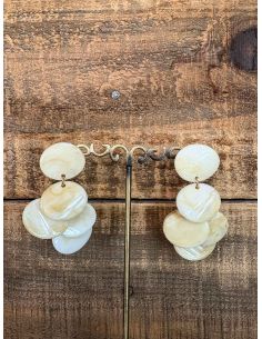 Pendiente nacarado suave