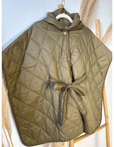Chaleco acolchado verde con cinturón