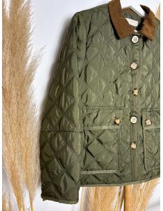 Chaquetón acolchado verde con cuello de pana