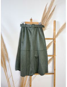 Falda de antelina verde con cinturón