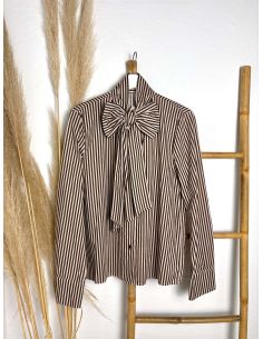 Blusa maxilazada con rayas camel y chocolate