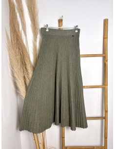 Falda de punto y canalé verde