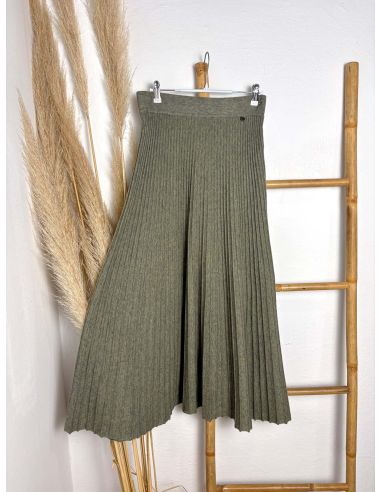 Falda de punto y canalé verde