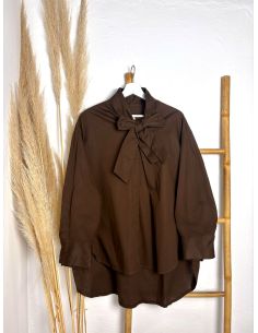 Blusa oversice lazada en el cuello chocolate