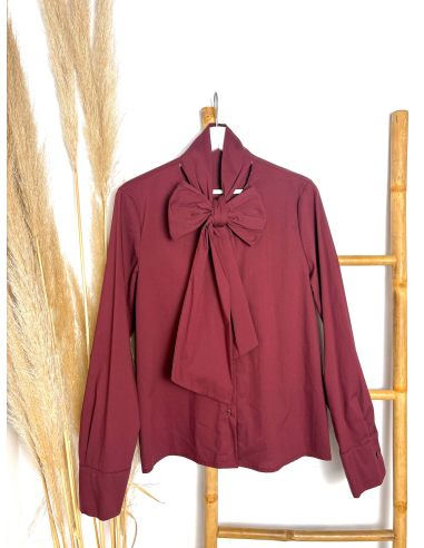Blusa burdeos lazada al cuello