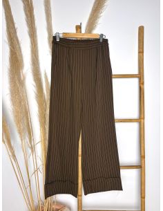 Pantalón recto de rayas chocolate