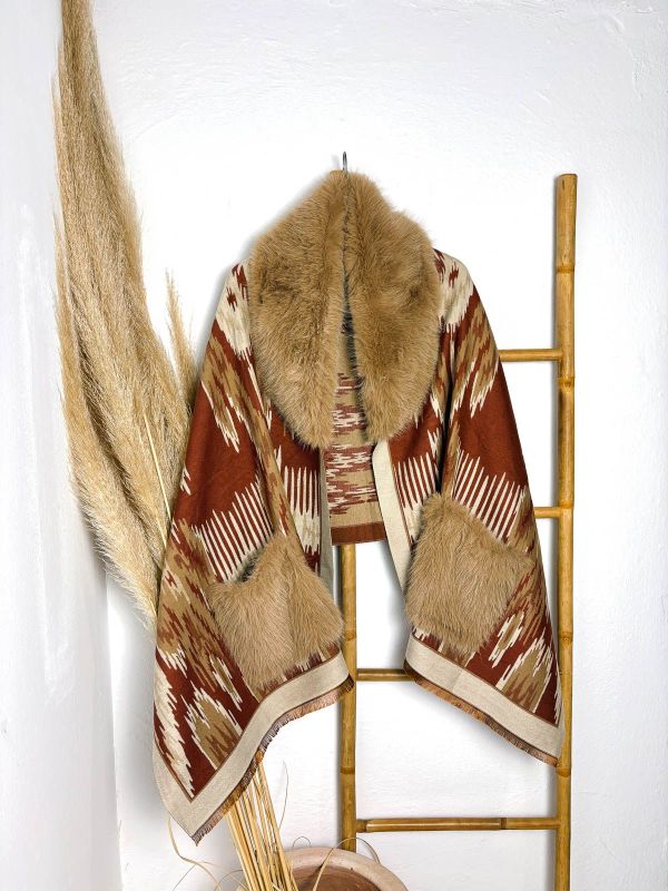 Estola tipo esclavina caldera con...