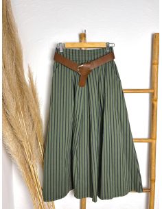 Falda verde de rayas con cinturón