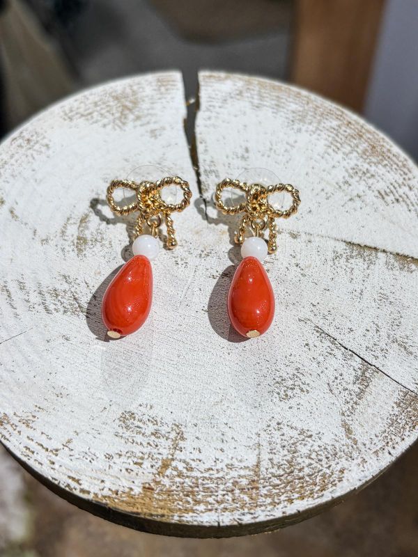 Pendiente coral lazo