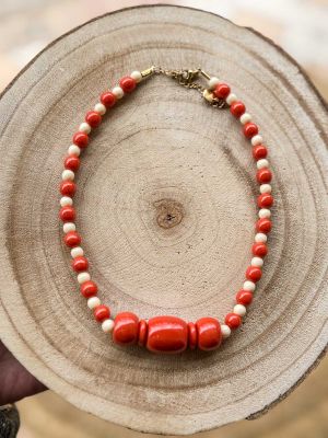 Collar bolas hueso y coral