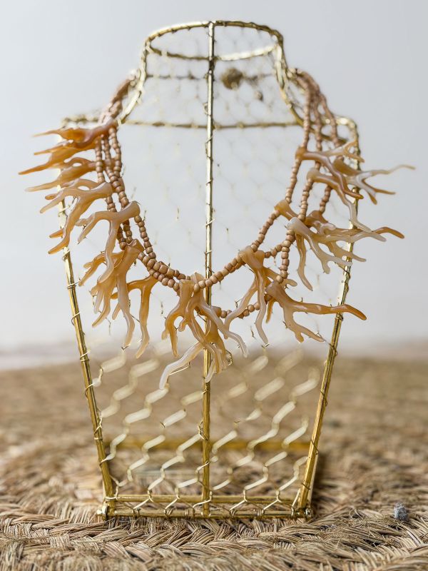 Collar corales camel