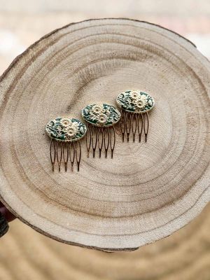 Peinecillo relieve flores verde