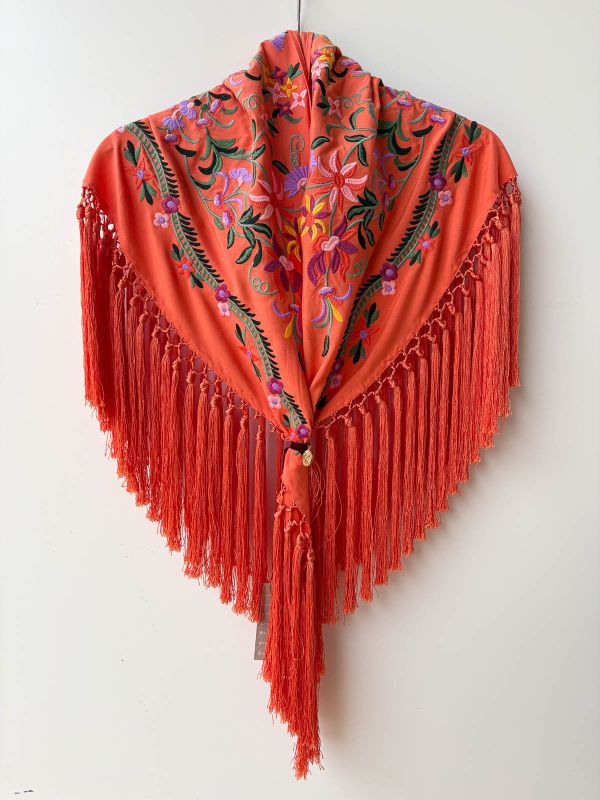 Mantón Jimena coral bordado colores