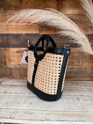 Cesta de ratán material negro