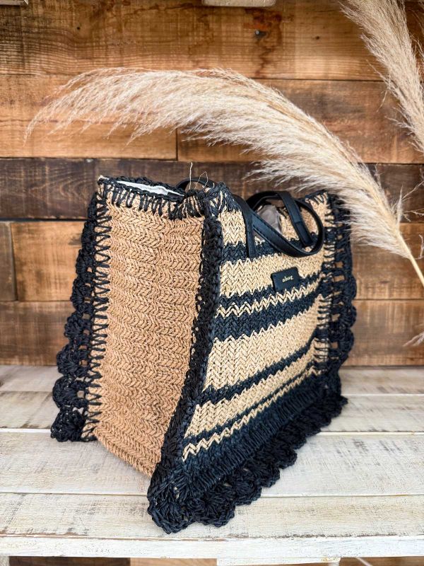 Bolso mediano rafia beige y negro...