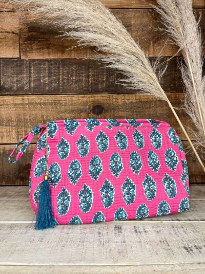 Neceser acolchado fucsia estampado floral turquesa