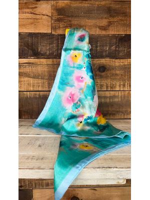 Pañuelo corto raso brillante estampado floral turquesa