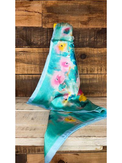 Pañuelo corto raso brillante estampado floral turquesa